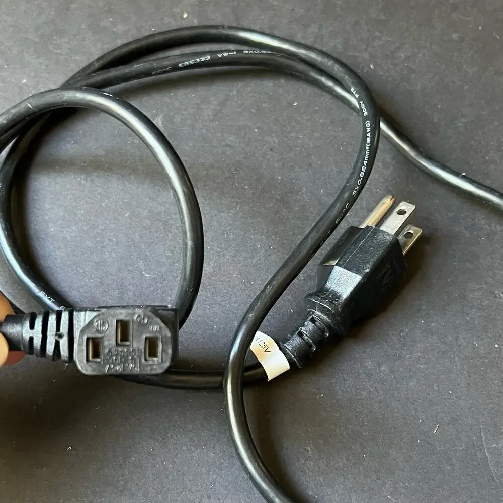 LONGWELL-P (UL) SVT E55333 VW-1 3C/18AWG 300V CSA TYPE SVT FT2 POWER CORD 3 Feet